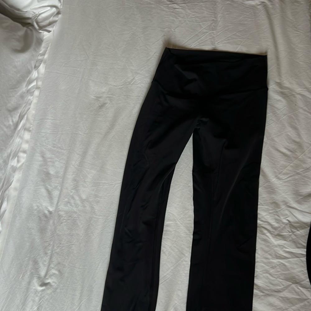 Lululemon black wonder under in luxtreme material high rise size 6